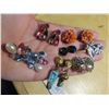 Image 6 : 12 pairs of vintage clasp and screw on earrings