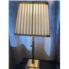 Image 3 : Assorted Home And Bathroom Items Lamp:23T