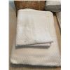Image 4 : 6 Pillows And Two Bedspreads