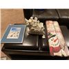 Image 1 : Assorted Christmas/Winter Theme Home Decor