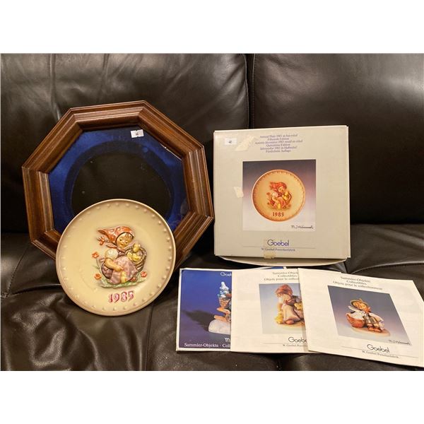 M.J. Hummel Annual Plate 1985 In Bas Relief 13 x 13