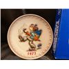 Image 2 : M.J. Hummel Annual Plate 1973 In Bas Relief - No Frame 8 x 8