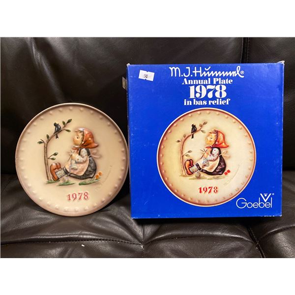 M.J. Hummel Annual Plate 1978 In Bas Relief - No Frame 8 x 8