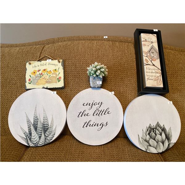 Assortment Of Gratitude Themed Home decor