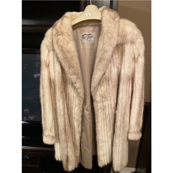 Hip Length FurTown White Mink Coat Womens M