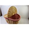 Image 2 : Large Handled Wicker Picnic Basket