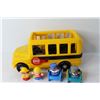 Image 6 : Fisher Price Little People Bus Toy and Figurines