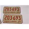 Image 3 : (2) Pairs of Vintage 1971 Saskatchewan License Plate's