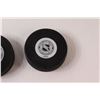 Image 4 : (2) Boston Bruins Pucks Official NHL