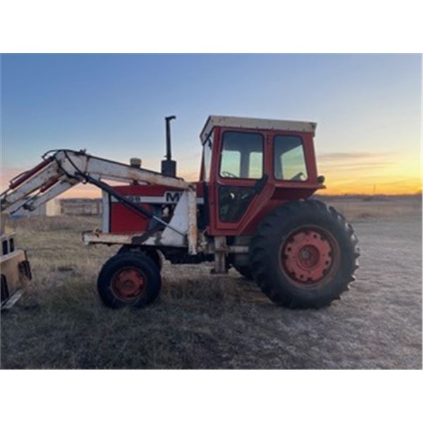 Massey Ferguson 1085 Tractor w/ Loader    ***4600 Hrs**