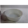 Image 3 : Pink Vase, Pyrex Dish, Bowls