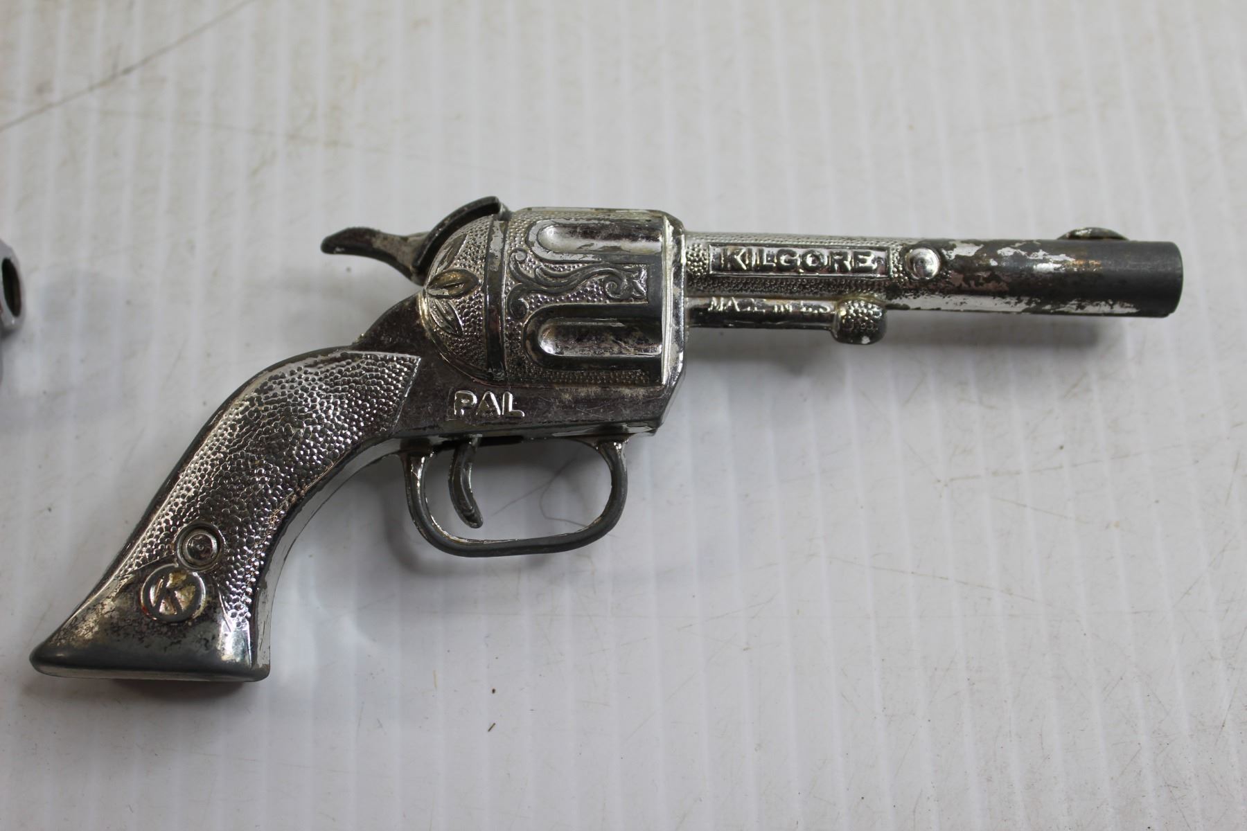Cap Gunb (2) Cap Guns - Bodnarus Auctioneering