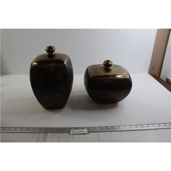 (2) Vases