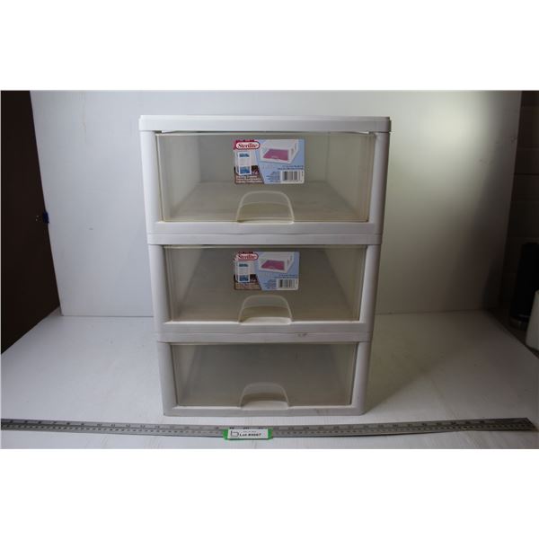 Sterilite Plastic Stacking Drawers Three Piece Bodnarus Auctioneering Sterilite plastic stacking drawers three piece bodnarus auctioneering
