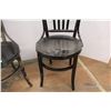 Image 5 : * (2 Times Bid Price) (2) Painted Wooden Chairs