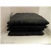 Image 3 : 4 OUTDOOR PILLOWS