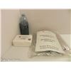 Image 2 : COLLAPSIBLE WATER CONTAINER 20L AND SMALL FIRST AID KIT - CANADIAN RED CROSS