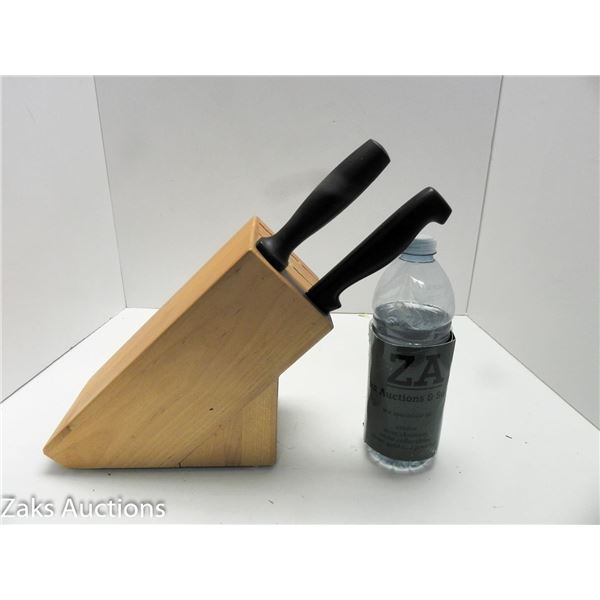 J.A. HENCKELS INT'L 6 KNIFE BLOCK COMES WITH SHARPENER AND 1 KNIFE