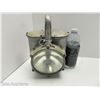Image 1 : 1918 FAIRMONT HAND LANTERN M8404