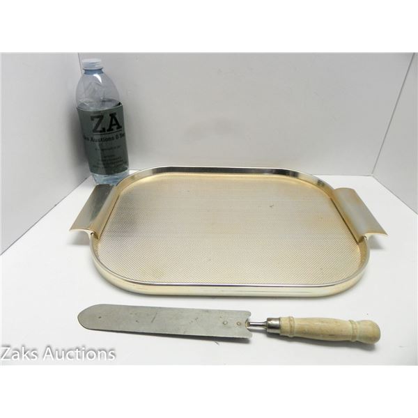 METAL HANDLED SERVING TRAY WITH 1 SERVING UTENSIL