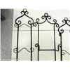 Image 2 : 4 MATCHING WALL PLATE HOLDERS