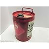 Image 4 : GALVANIZED WASHING BIN WITH DECOR FIRE EXTINGUISHER AND OLD GAS CAN