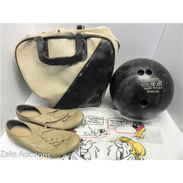 VINTAGE 10 LB BOWLING BALL IN VINTAGE LEATHER CASE