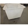 Image 1 : Plastic Tub On Wheels