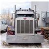 Image 2 : BAILIFF SEIZED: 2004 PETERBILT TRACTOR