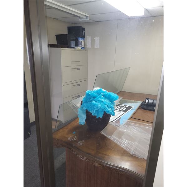 Large Dining Table with 2 Leaves, 5 Drawer lateral Fairly New, L Glass Office Chair Mat,