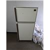 Image 2 : Hotpoint Fridge - Beige