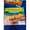 Image 2 : Nature Valley Crunchy Oats N' Honey Granola Bars (6 x 230g)
