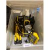Image 1 : Lot of 4 Yellow Work Lights with Stand