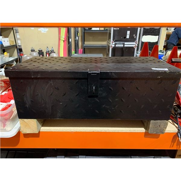 Metal Tool Chest - 31x14x10"
