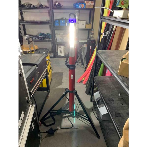 Collapsable Electric Tripod Utility Light (Slim)