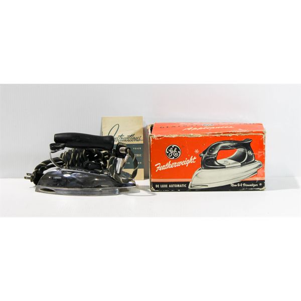VINTAGE GE FEATHERWEIGHT IRON - TESTED