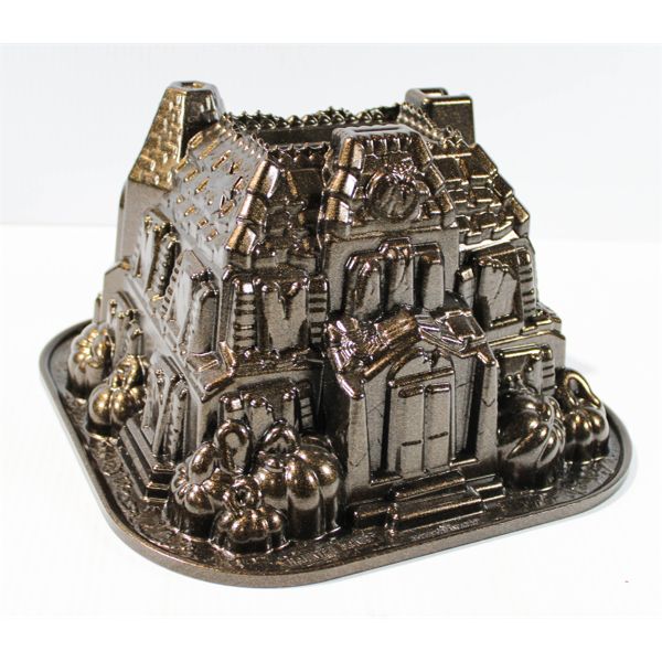 METAL HAUNTED MANOR NORDIC WARE CAKE PAN