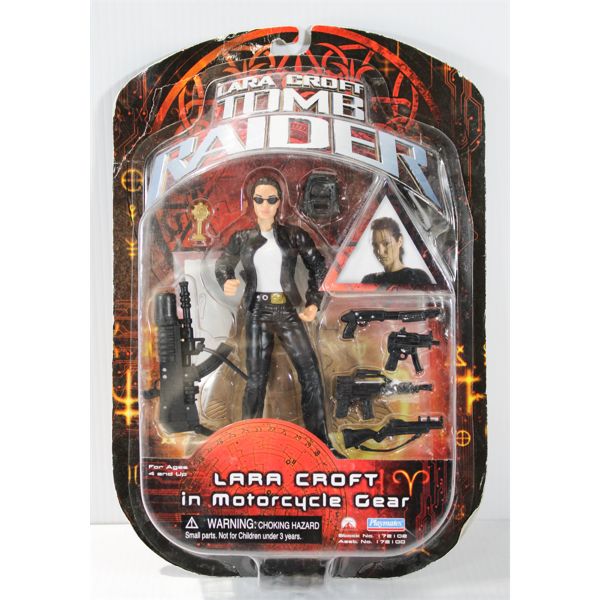 LARA CROFT TOMB RAIDER ACTION FIGURE