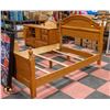 Image 1 : SOLID OAK QUEEN SIZED BED FRAME