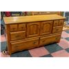 Image 1 : SOLID OAK DRESSER H-33.5 INCHES