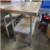 Image 2 : 3FT X 2FT METAL WORK TABLE