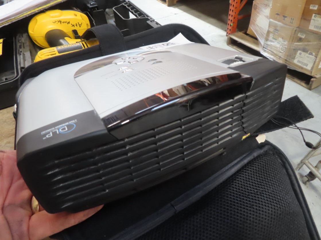 Texas Instruments Sharp Projector Texas Instruments View Sonics PJ402D DLP Projector