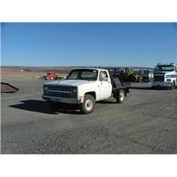 1986 Chevrolet 1500 - 4WD, 4-spd, Flatbed