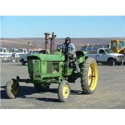 John Deere 2520