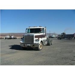 1984 White Volvo Conv - Integral Sleeper