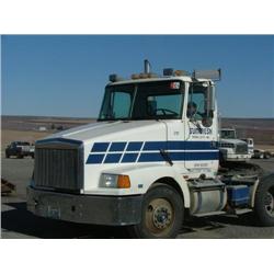 1989 White Volvo Conv - Day Cab
