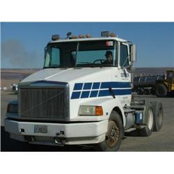 1989 White Volvo Conv - Day Cab