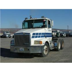 1989 White Volvo Conv - Day Cab