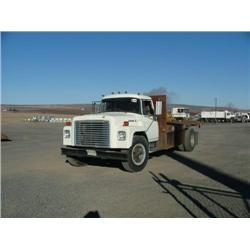 1974 IHC Loadstar 1600 Flatbed - Gas, 4 & 2 spd