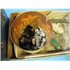 Image 2 : box of lead and lunch kit with flatware